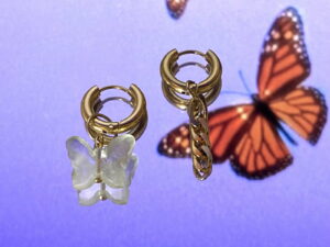 Boucles d'oreilles et papillon en verre transparent